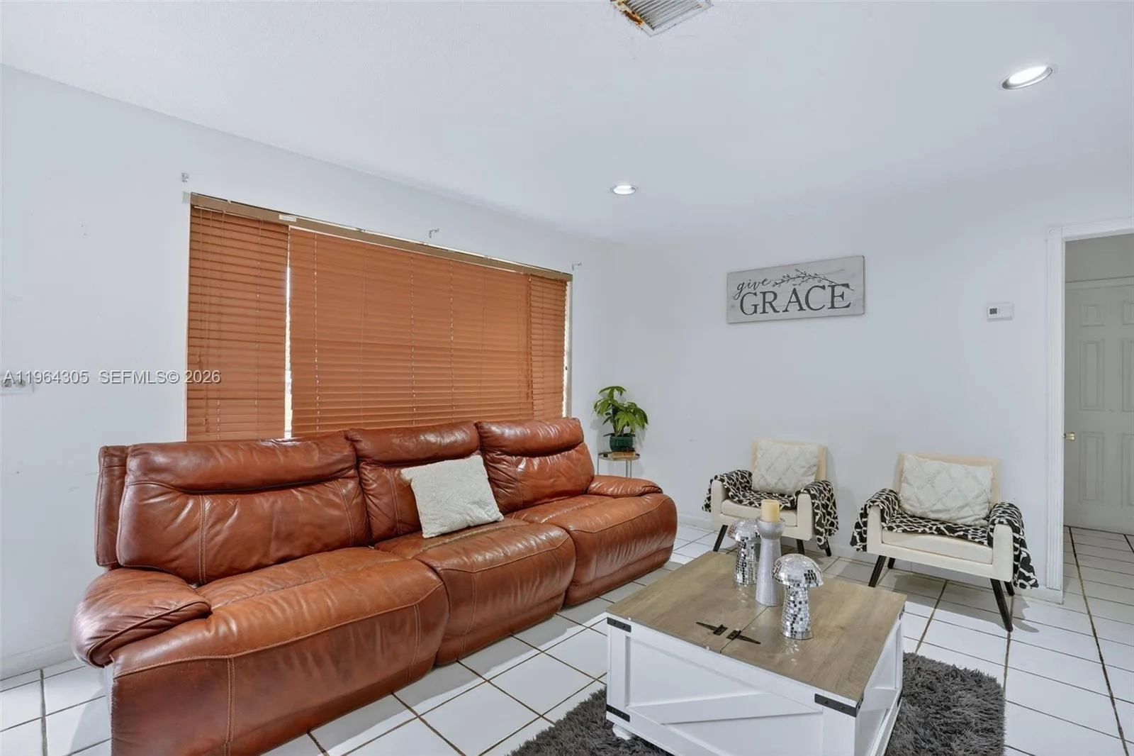 1110 NE 204th Ter, Miami, FL 33179 photo 5
