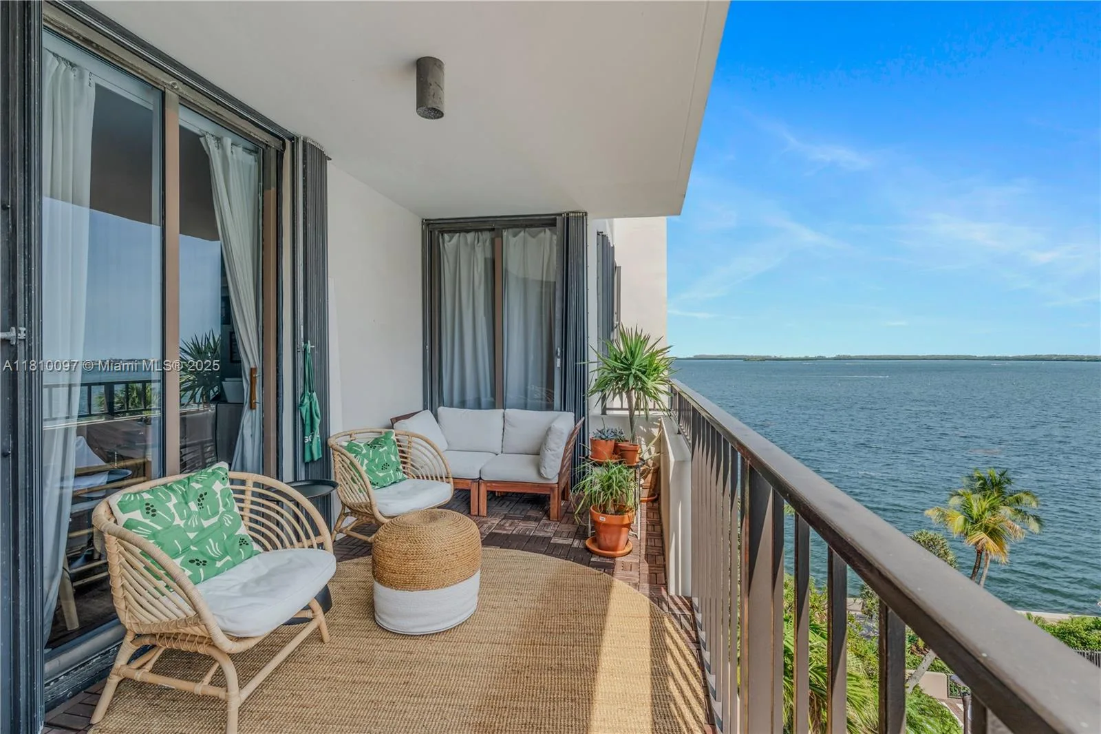 520 Brickell Key Dr # A707, Miami, FL 33131