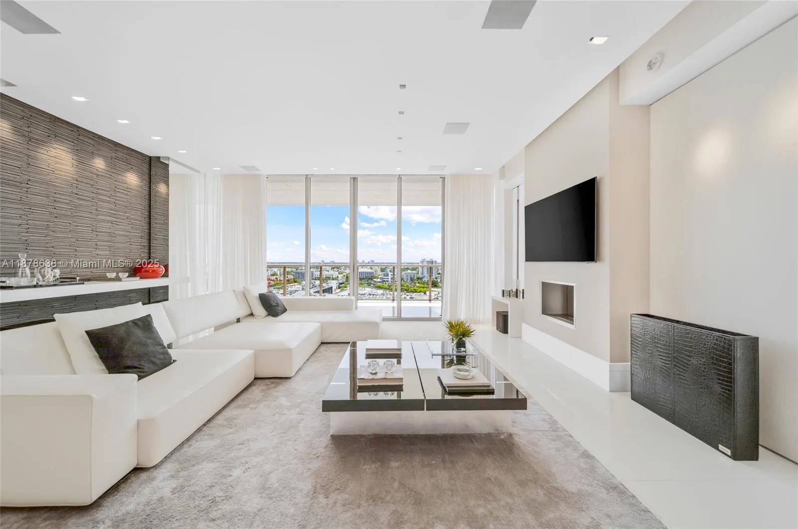 St Regis South Tower – photo 28
