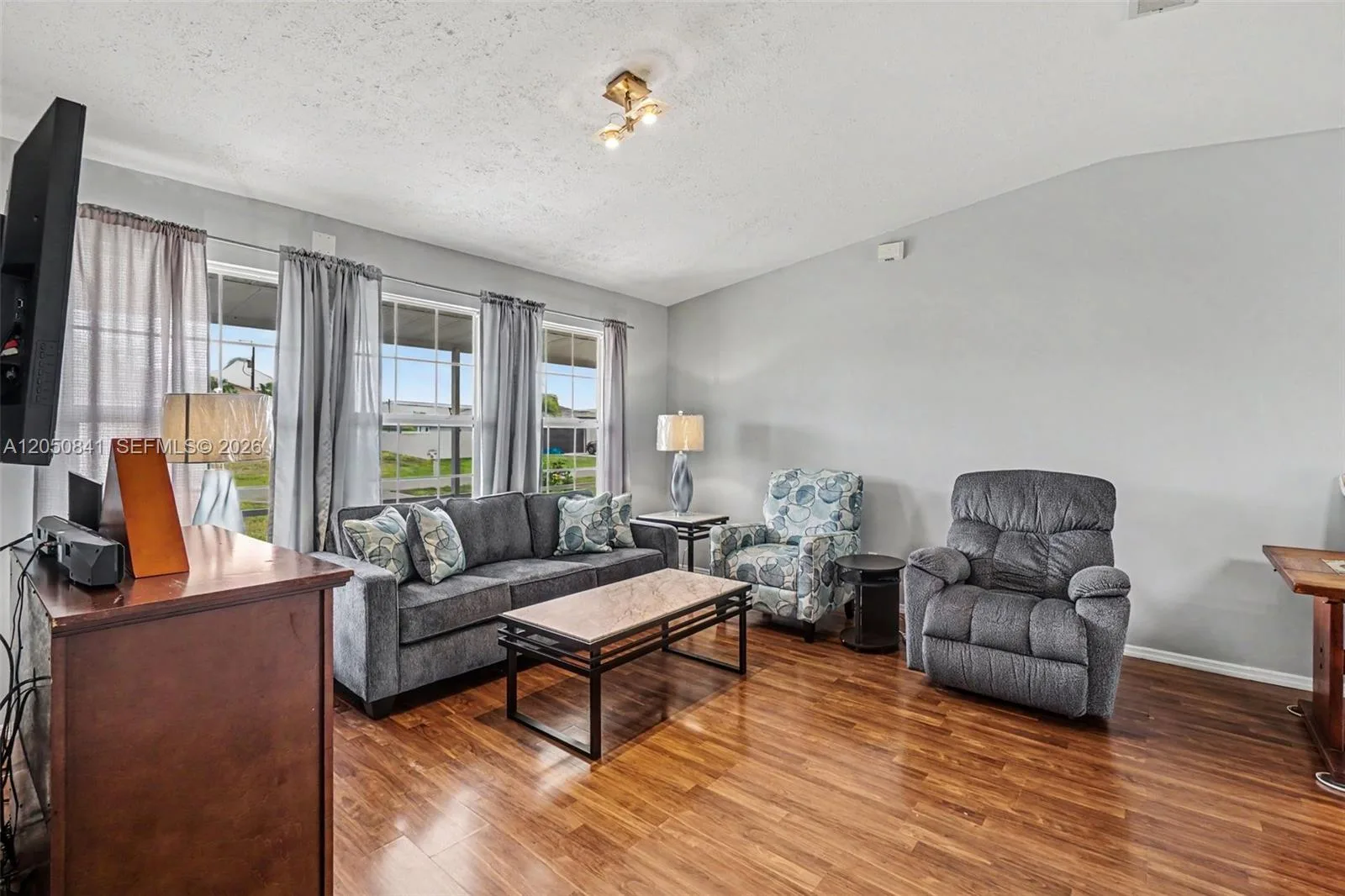 316 SW 19th Ter, Cape Coral, FL 33991 photo 4