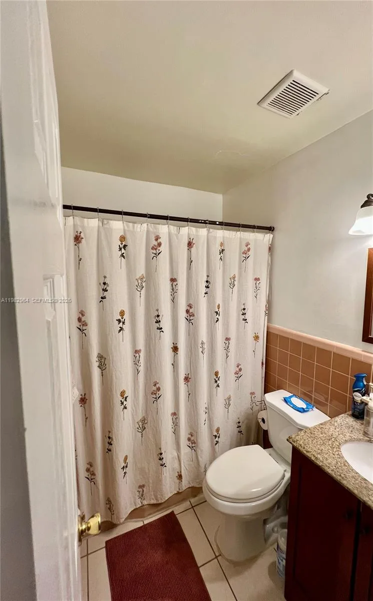 2016 NE 26th St # 2, Wilton Manors, FL 33305 photo 9
