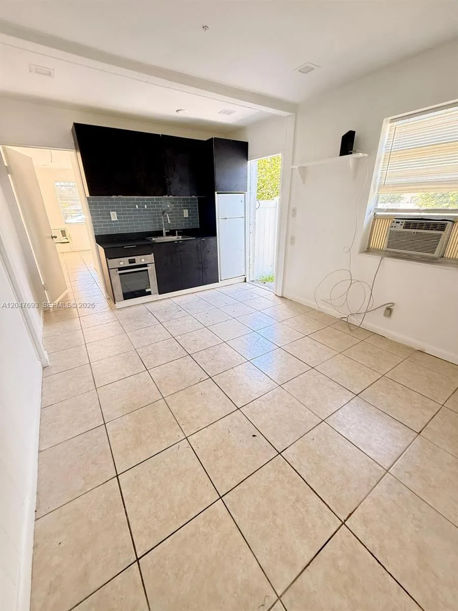 301 9th St # 1, Hallandale Beach, FL 33009 photo 5