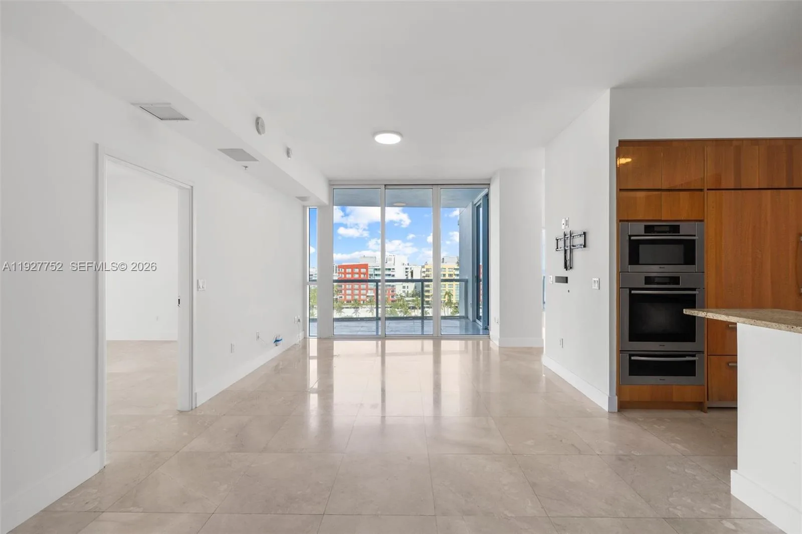 50 S Pointe Dr # 1107, Miami Beach, FL 33139 photo 5