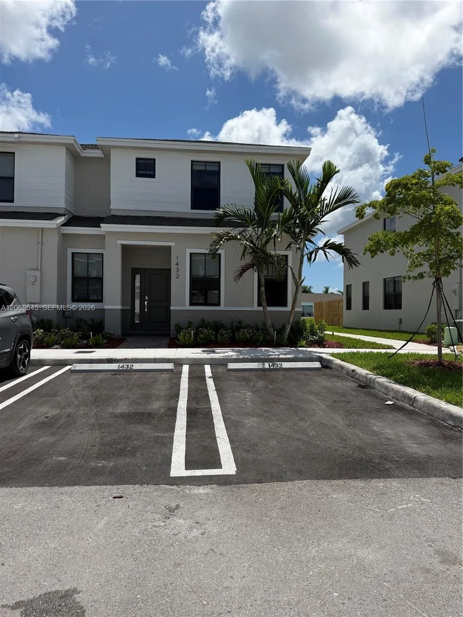 1432 NE 4th Ave # 0, Florida City, FL 33034 photo 2