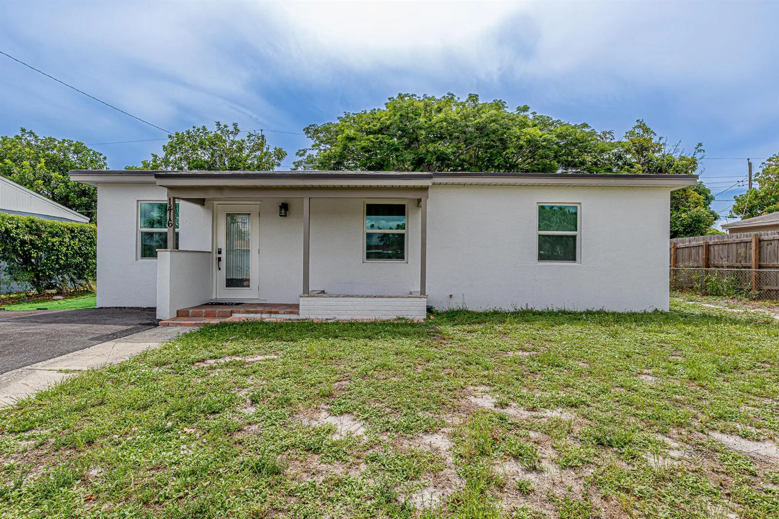 1416 S C Street, FL 33460 photo 2