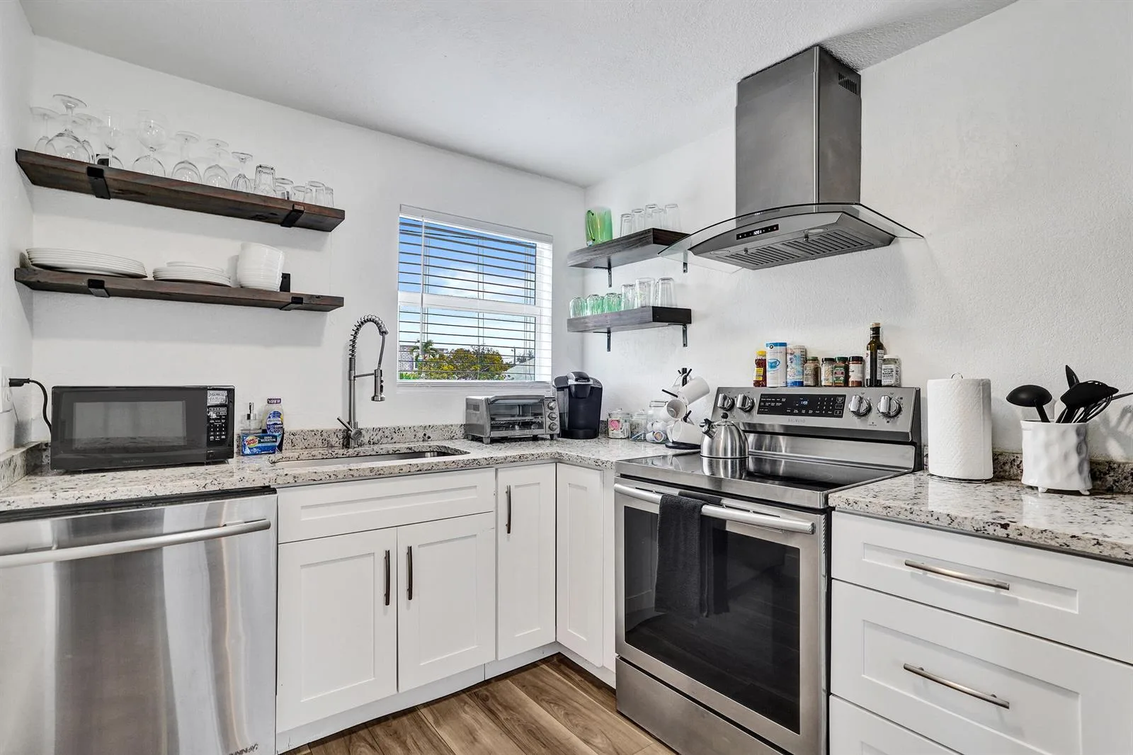 311 SE 3rd Avenue # Upstairs, Delray Beach, FL 33483 photo 8