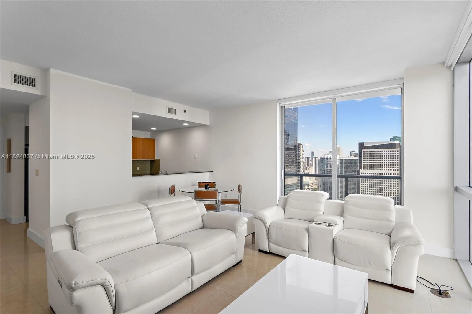 1060 Brickell Ave # 4001, Miami, FL 33131