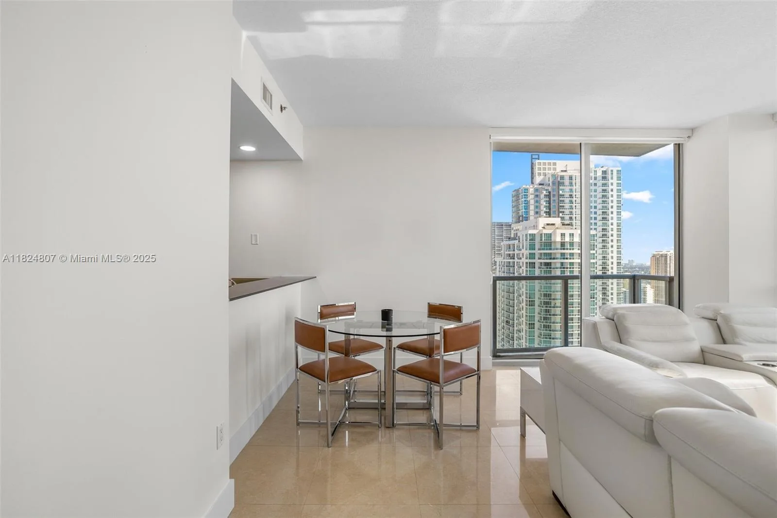 1060 Brickell Ave # 4001, Miami, FL 33131 photo 11