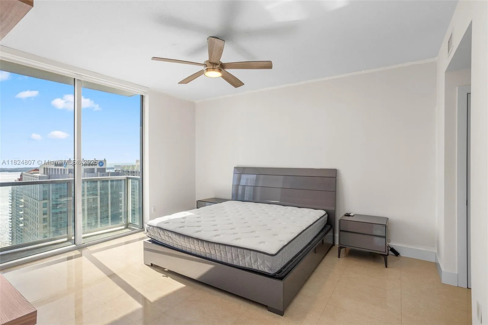 1060 Brickell Ave # 4001, Miami, FL 33131 photo 12