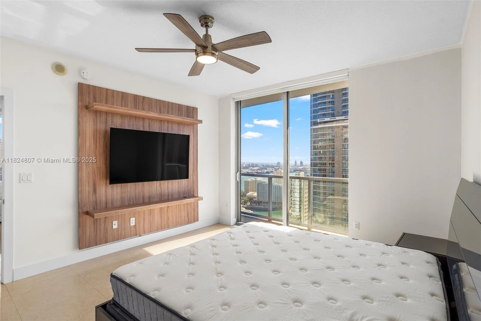 1060 Brickell Ave # 4001, Miami, FL 33131 photo 13