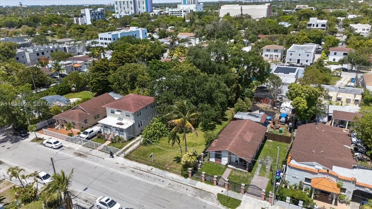 267 NW 31st St, Miami, FL 33127 photo 2