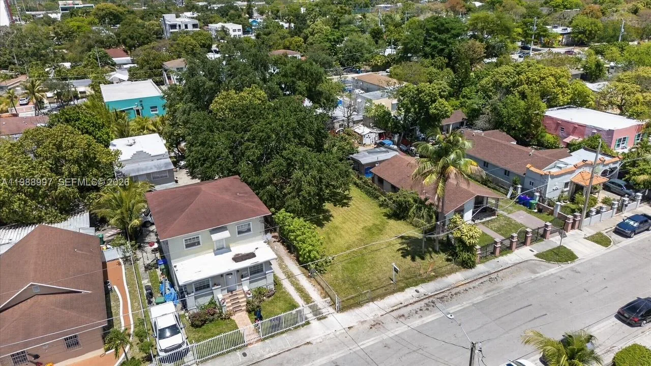 267 NW 31st St, Miami, FL 33127 photo 3