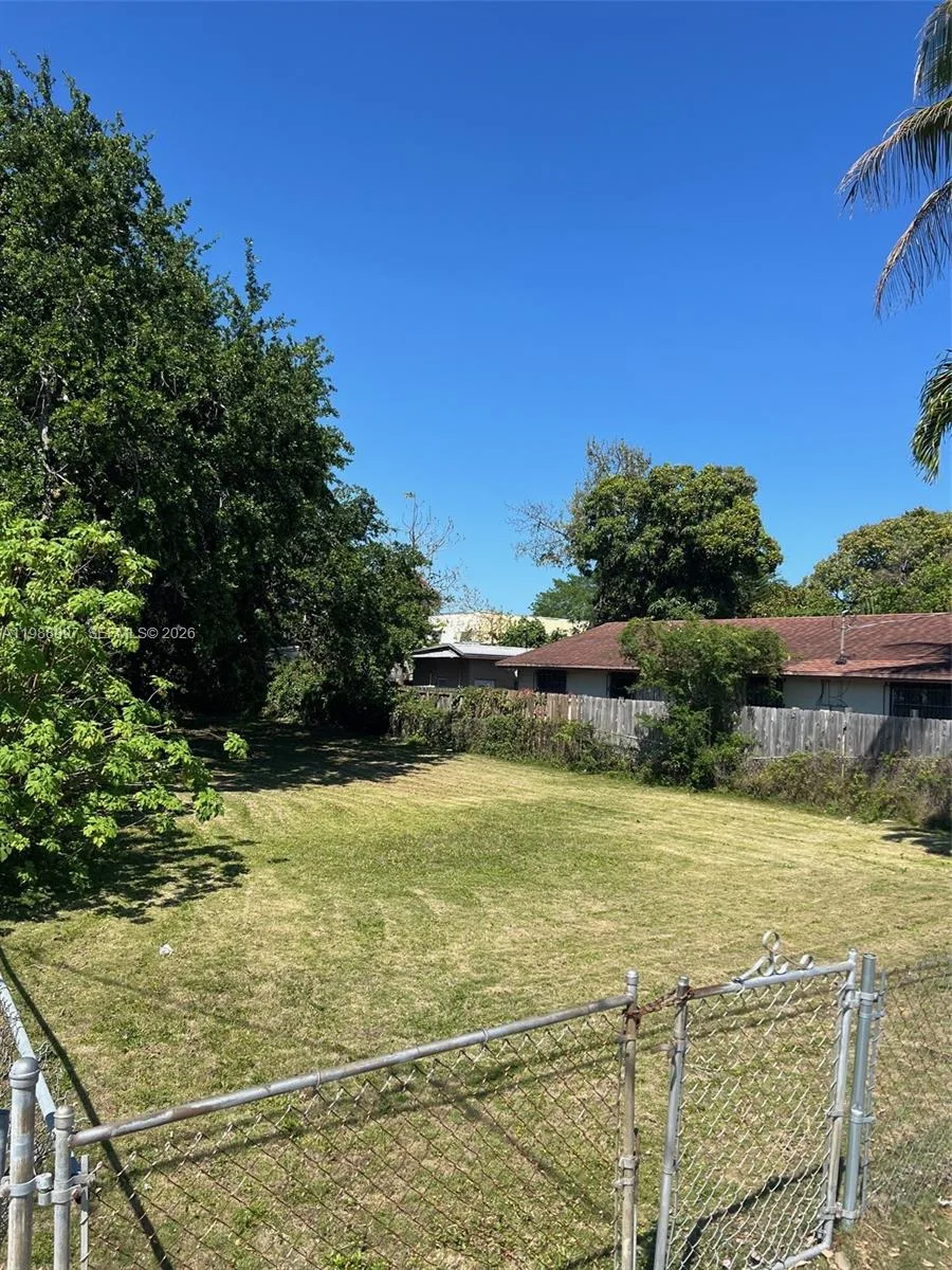 267 NW 31st St, Miami, FL 33127 photo 5