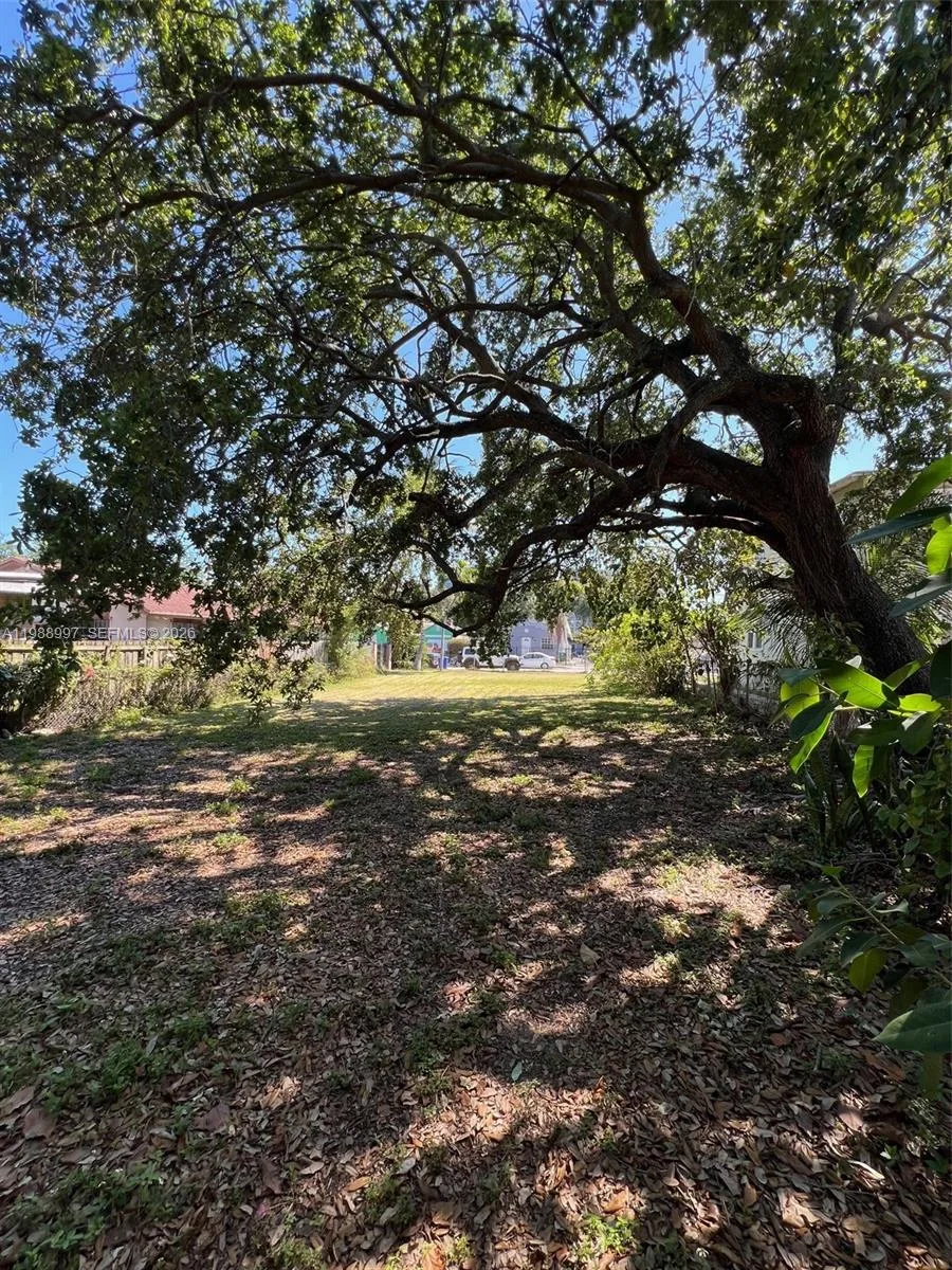 267 NW 31st St, Miami, FL 33127 photo 8