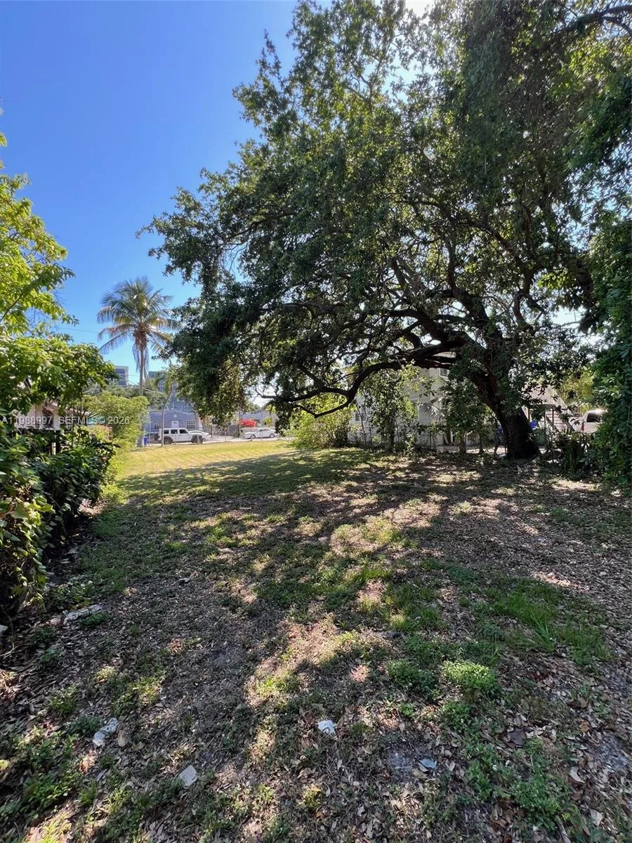 267 NW 31st St, Miami, FL 33127 photo 9