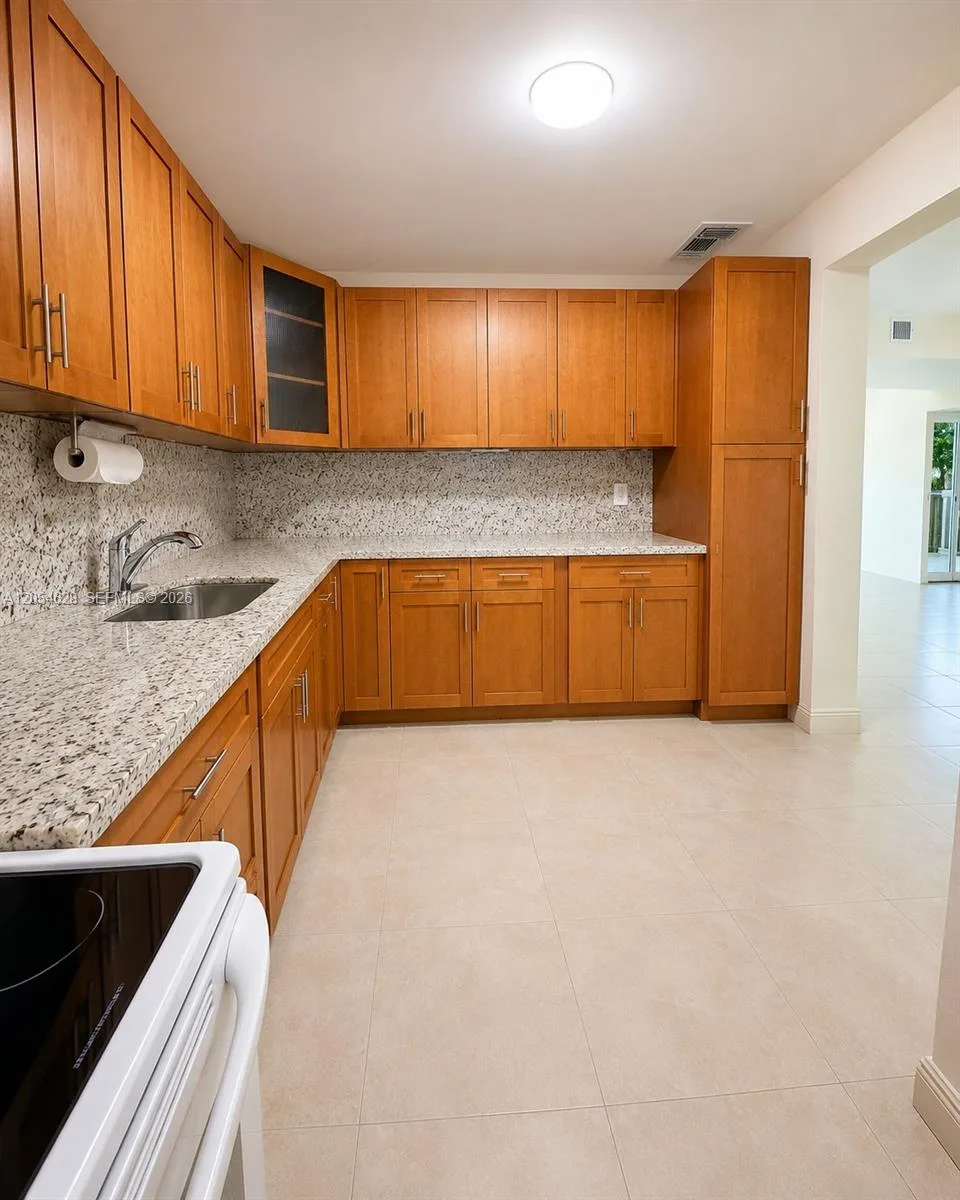 680 Miller Dr # W405, Miami Springs, FL 33166 photo 6