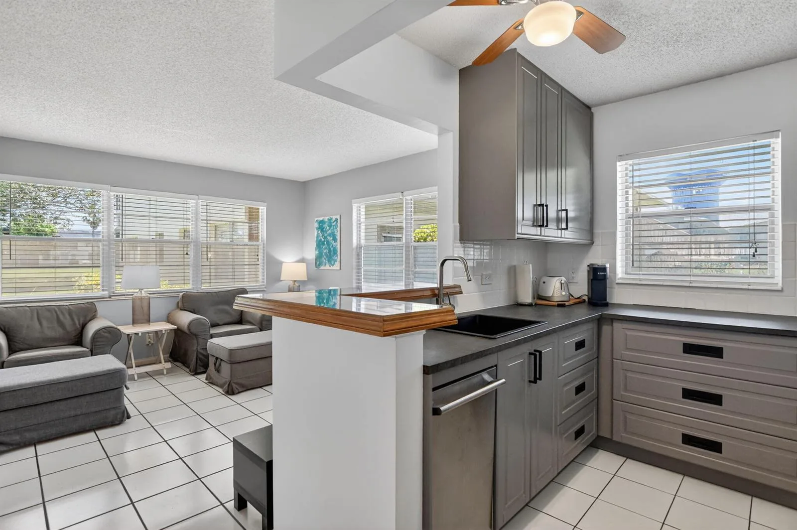 492 W Tilford, Deerfield Beach, FL 33442