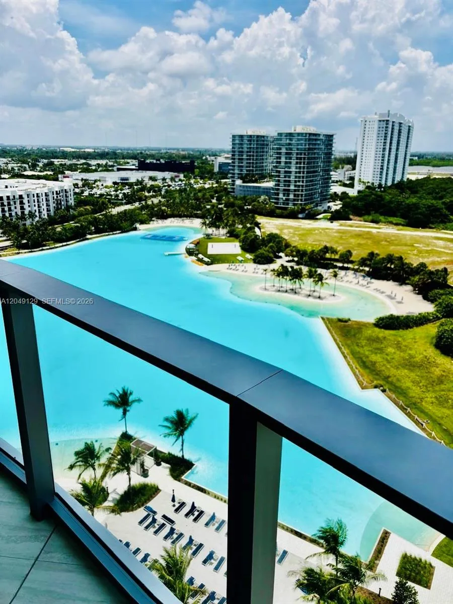 2411 Laguna Circle North # 1411, Miami, FL 33181