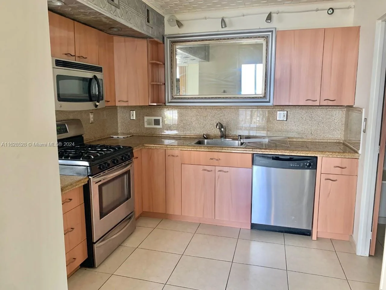 2030 S Ocean Dr # 326, Hallandale Beach, FL 33009