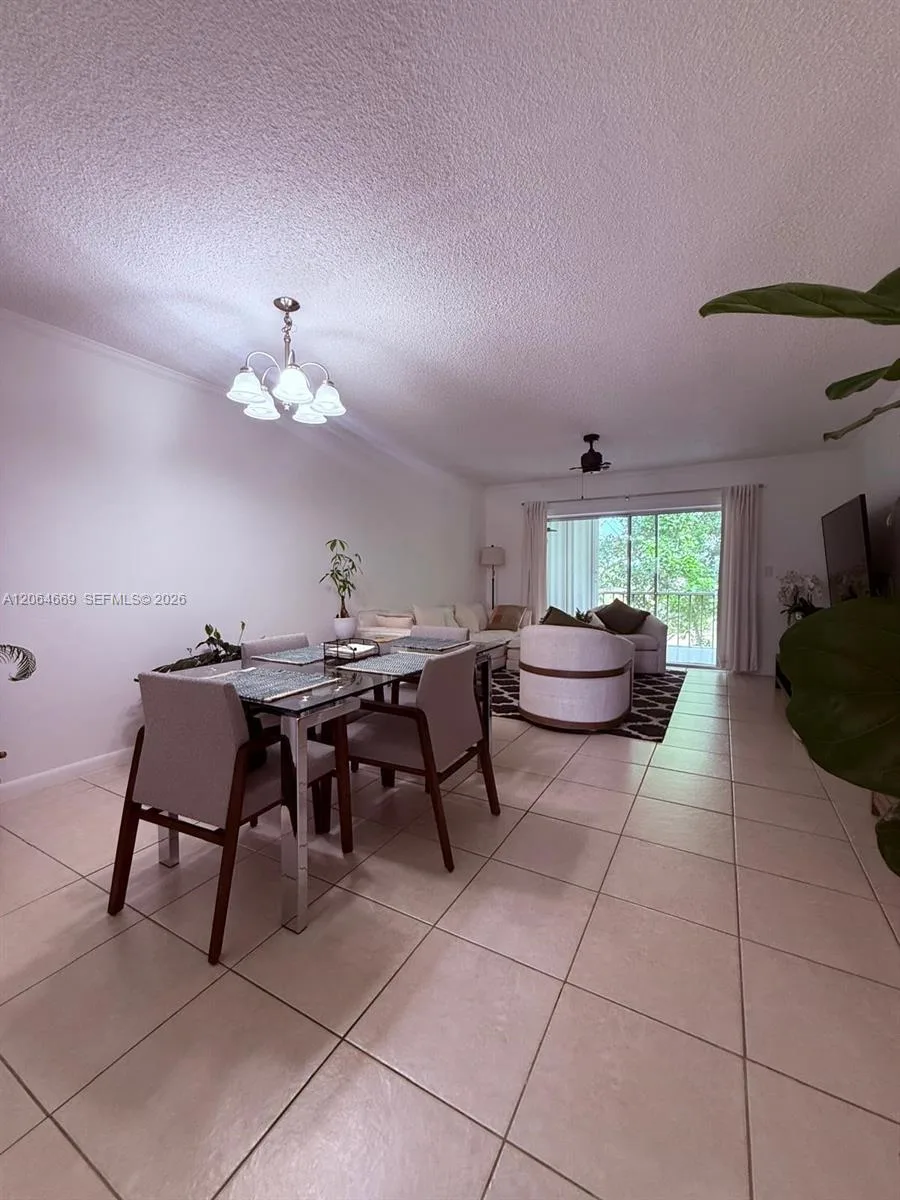 1055 Country Club Dr # 402, Margate, FL 33063 — zdjęcie 5