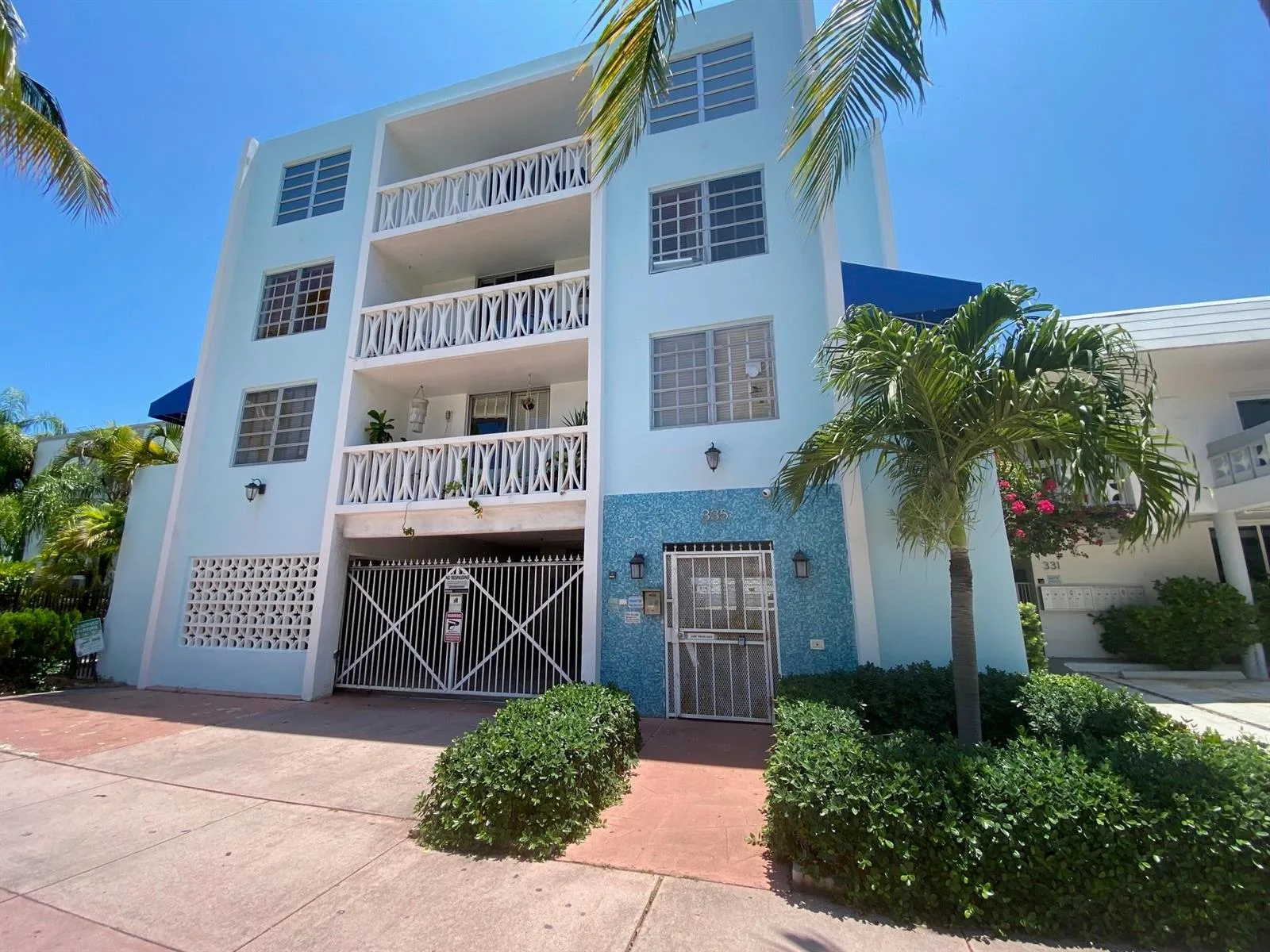 335 COLLINS Avenue # 403, Miami Beach, FL 33139