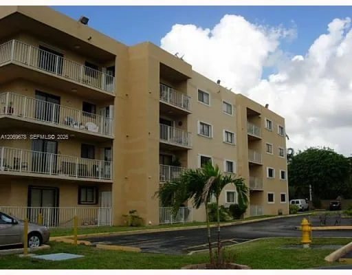 8500 NW 8th St # 303, Miami, FL 33126