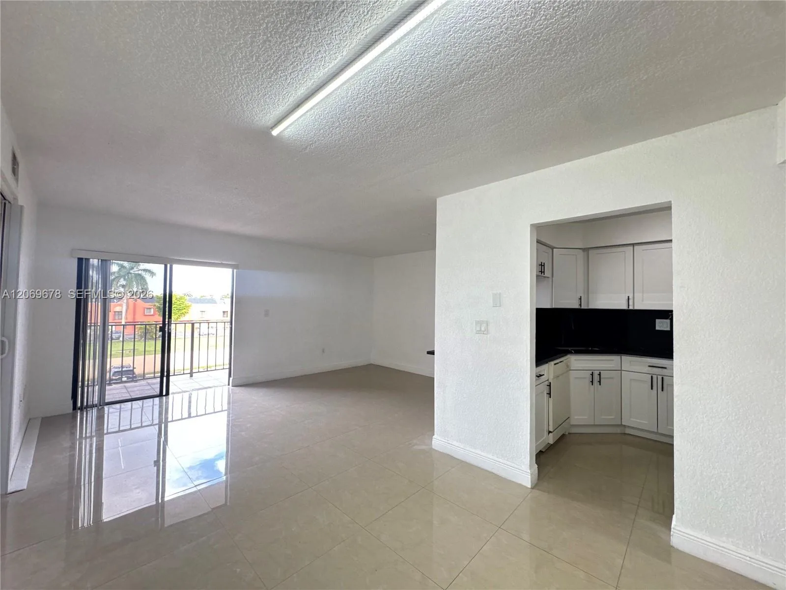 8500 NW 8th St # 303, Miami, FL 33126 photo 2