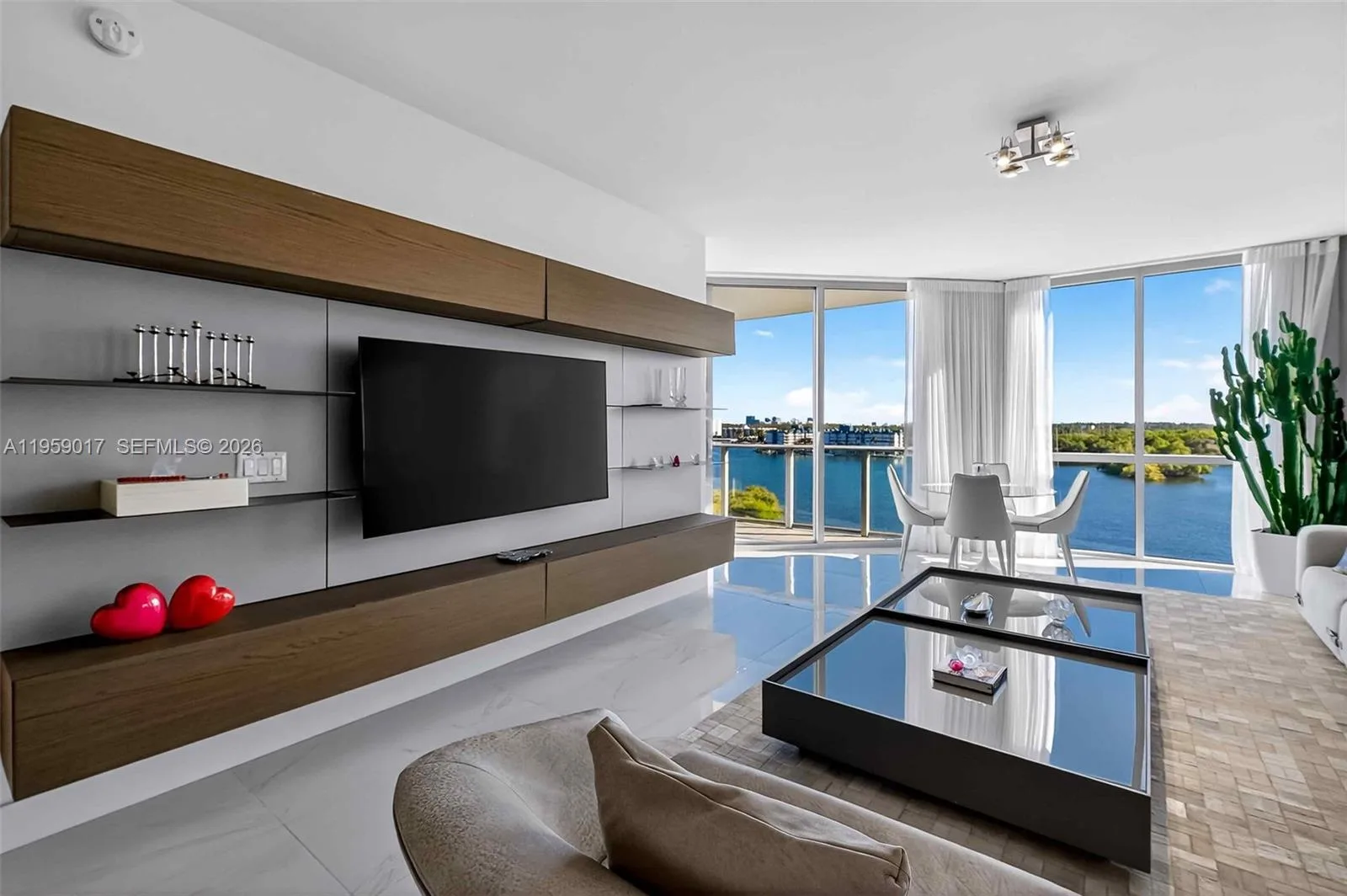 17111 Biscayne Blvd # 706, North Miami Beach, FL 33160 photo 4