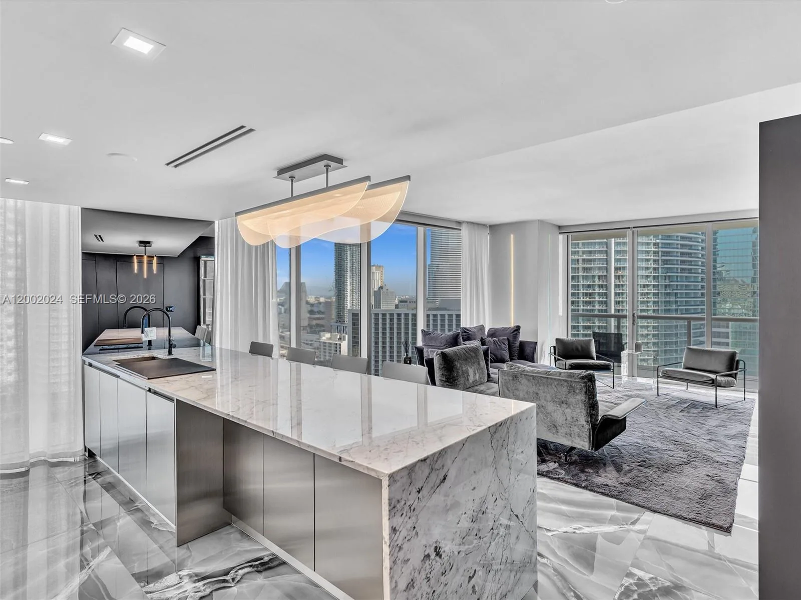 475 Brickell Ave # 2715, Miami, FL 33131
