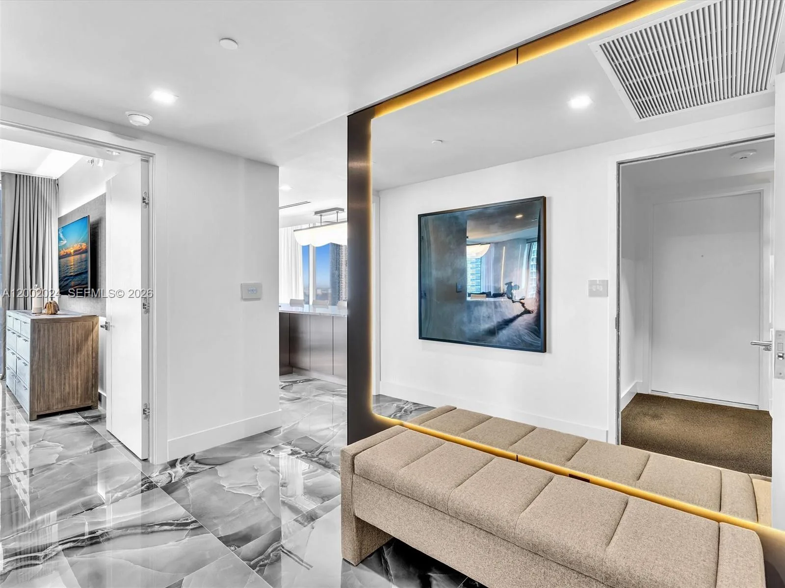 475 Brickell Ave # 2715, Miami, FL 33131 photo 2