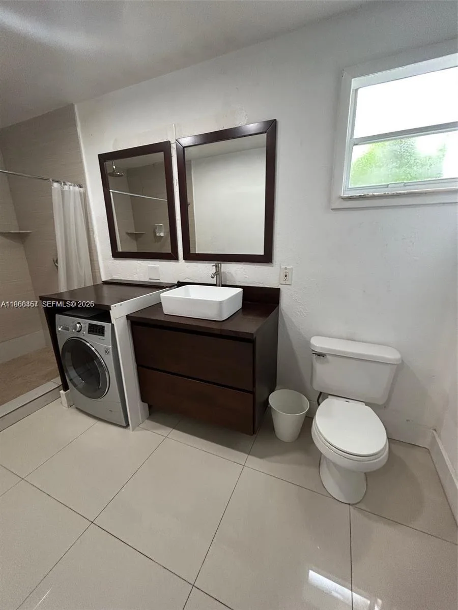 1531 NE 35th St, Oakland Park, FL 33334 photo 5