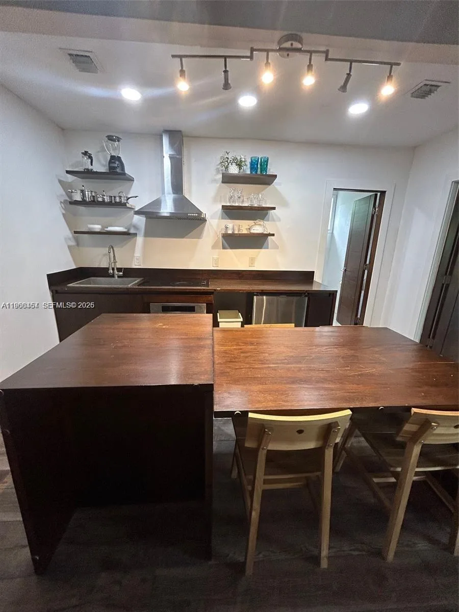 1531 NE 35th St, Oakland Park, FL 33334 photo 7