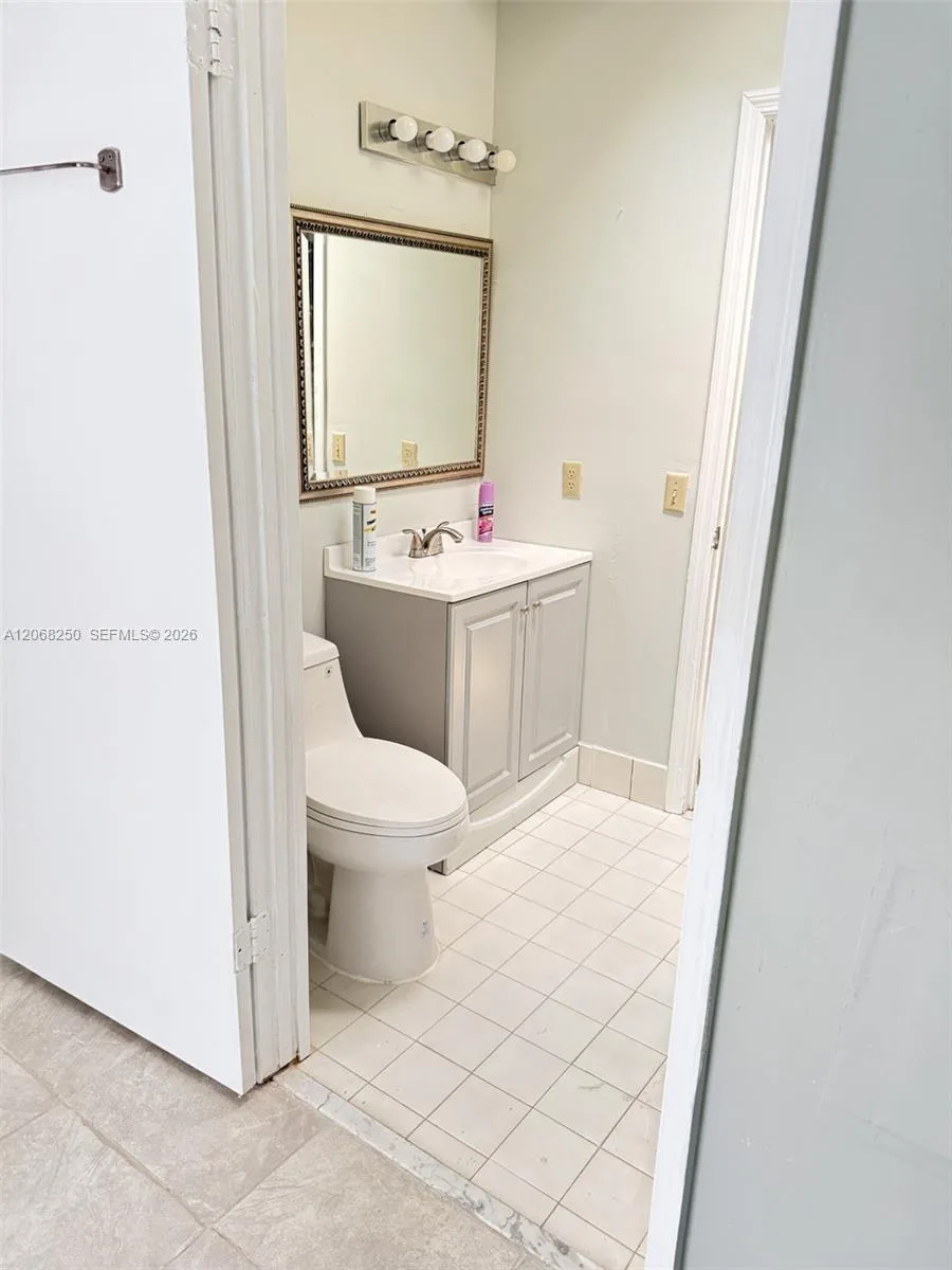 1701 W 42nd Pl # 10, Hialeah, FL 33012 photo 10