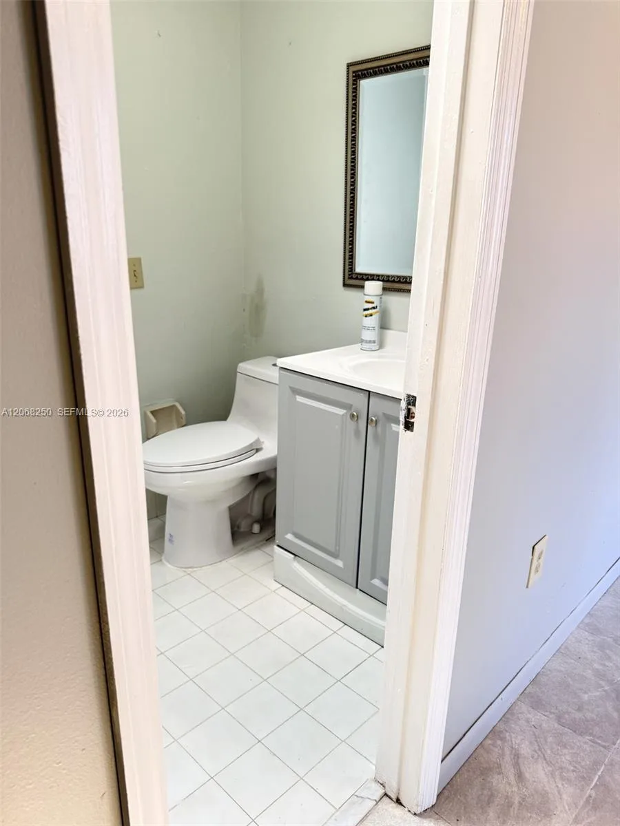 1701 W 42nd Pl # 10, Hialeah, FL 33012 photo 11