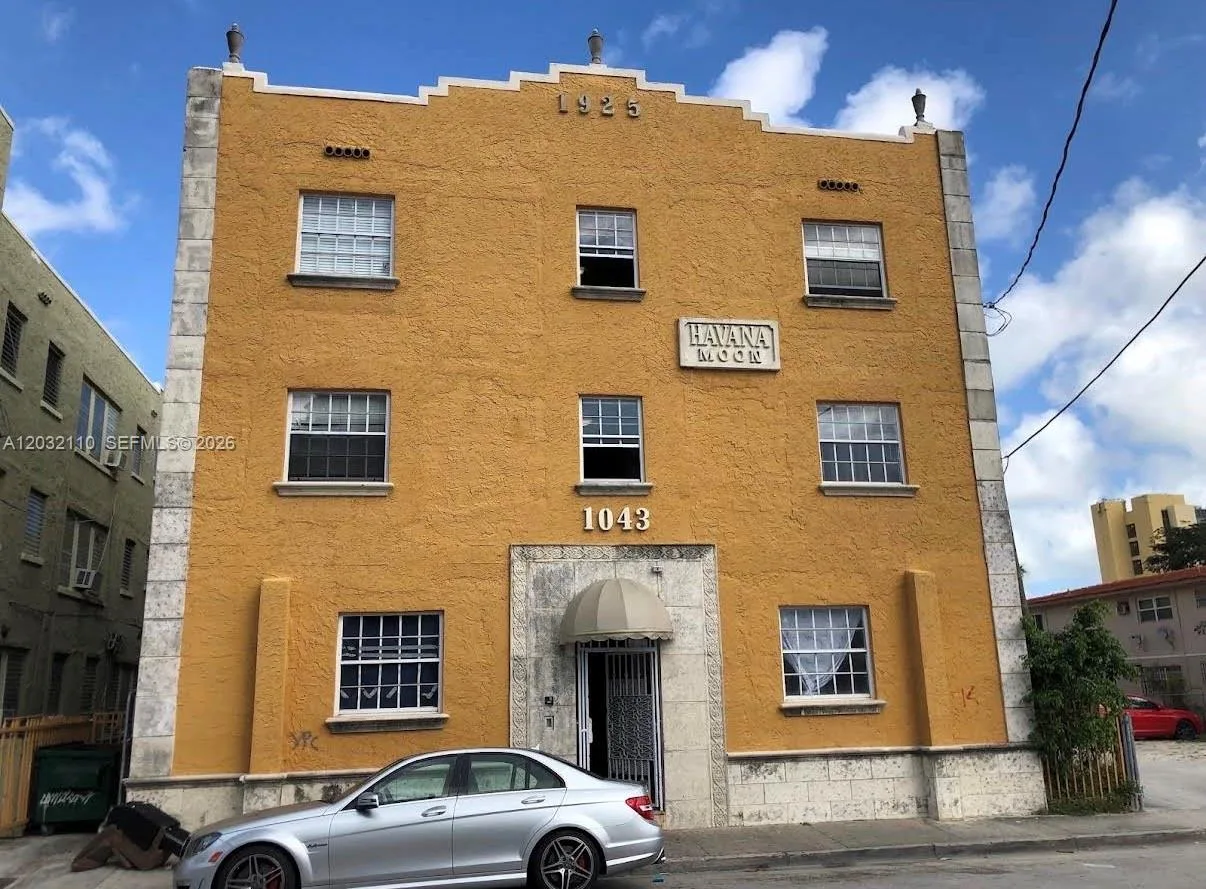 1043 NW 2nd St # 2, Miami, FL 33128