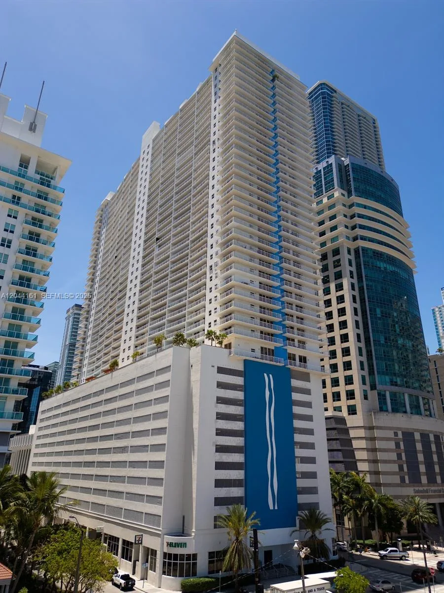 1200 Brickell Bay Dr # 2806, Miami, FL 33131