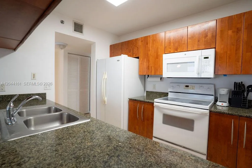 1200 Brickell Bay Dr # 2806, Miami, FL 33131 photo 13