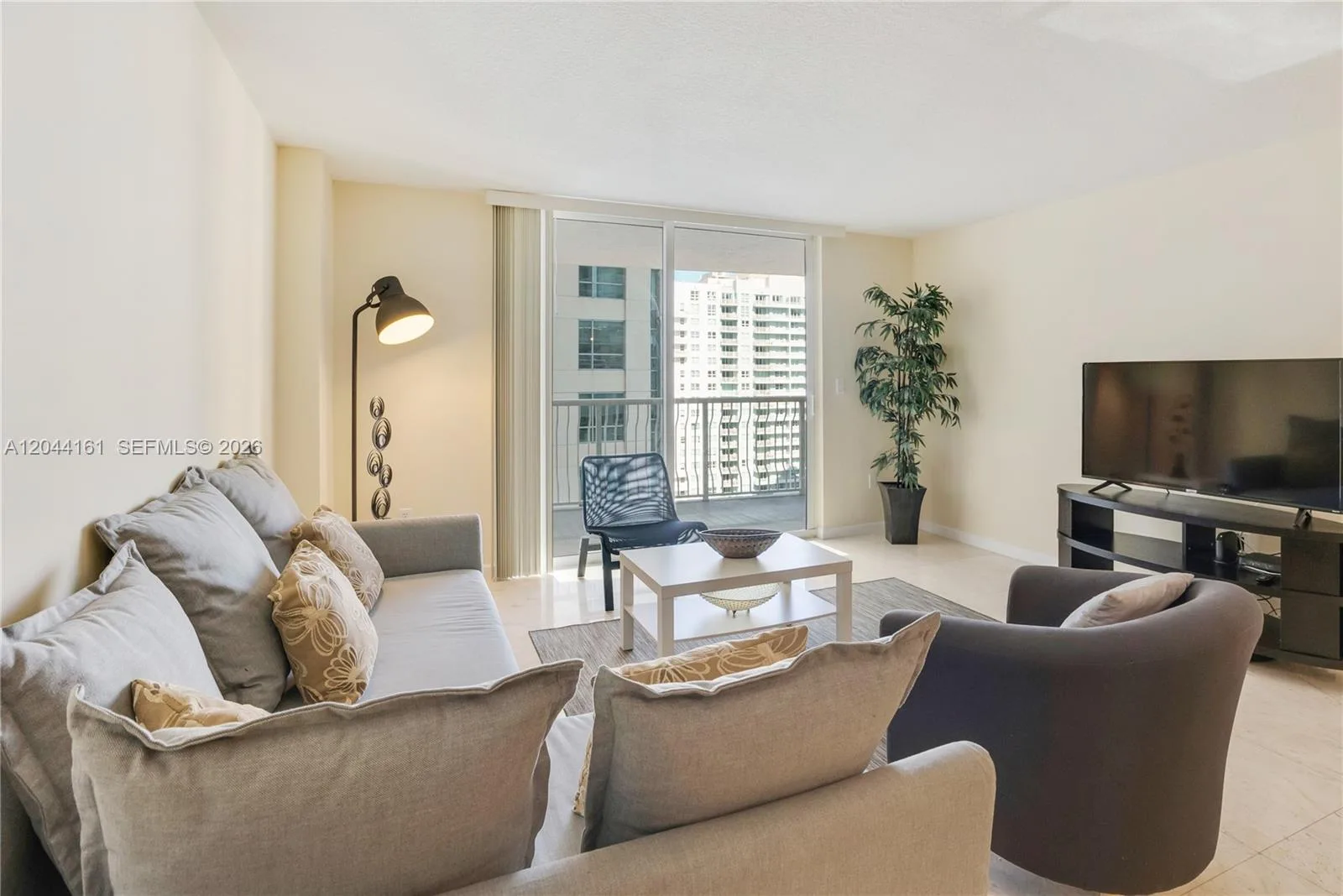 1200 Brickell Bay Dr # 2806, Miami, FL 33131 photo 8