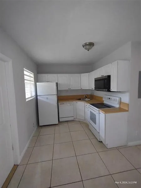 2741 NE 8th Avenue # 14, Wilton Manors, FL 33334 photo 7