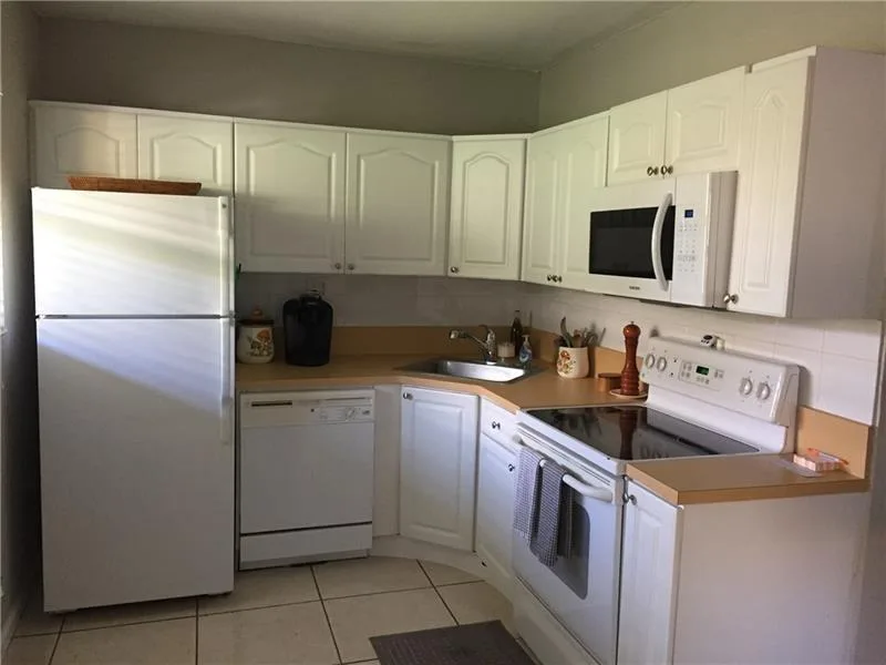 2741 NE 8th Avenue # 14, Wilton Manors, FL 33334 photo 8
