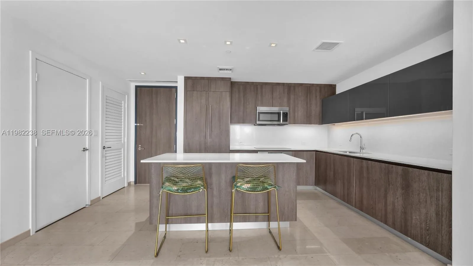 88 SW 7th St # 3307, Miami, FL 33130 photo 3