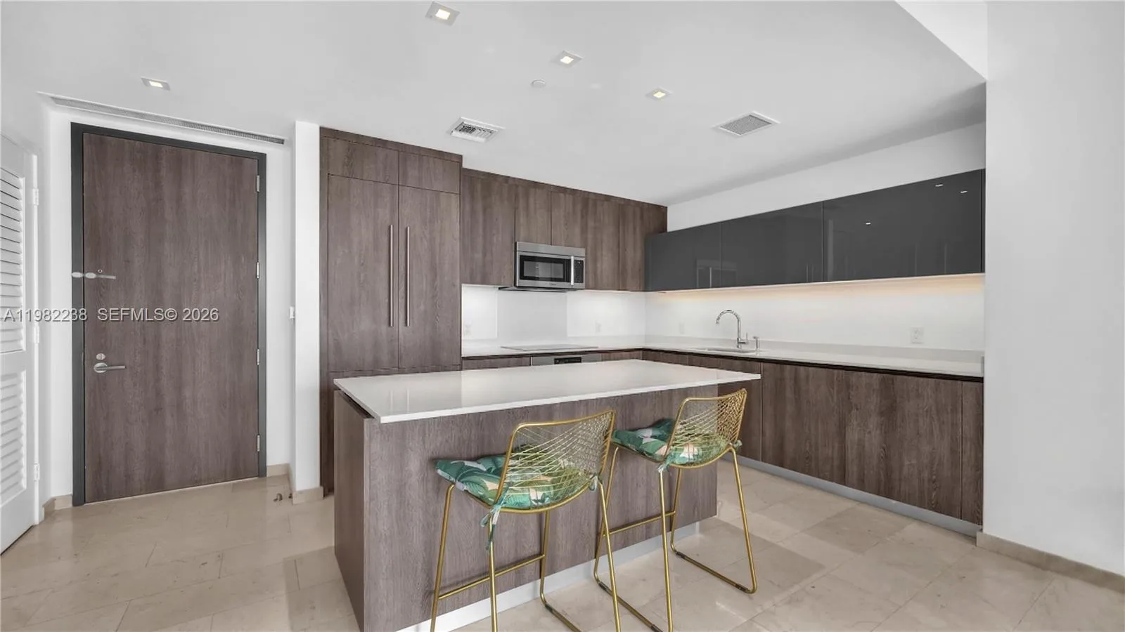 88 SW 7th St # 3307, Miami, FL 33130 photo 4