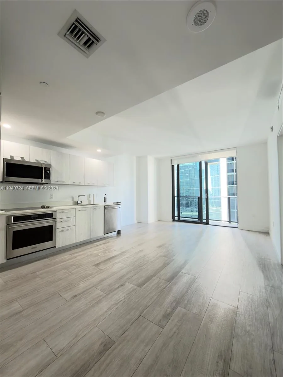 55 SW 9th St # 2007, Miami, FL 33130