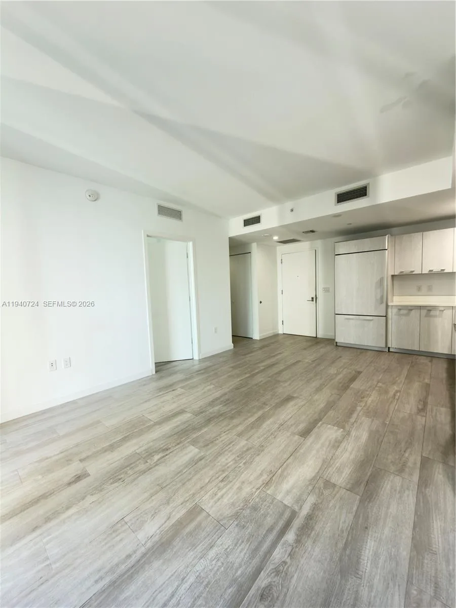 55 SW 9th St # 2007, Miami, FL 33130 photo 4