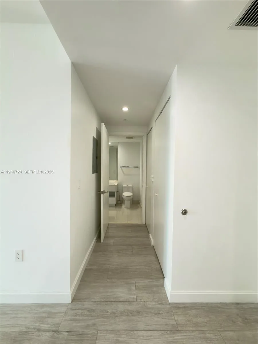 55 SW 9th St # 2007, Miami, FL 33130 photo 7