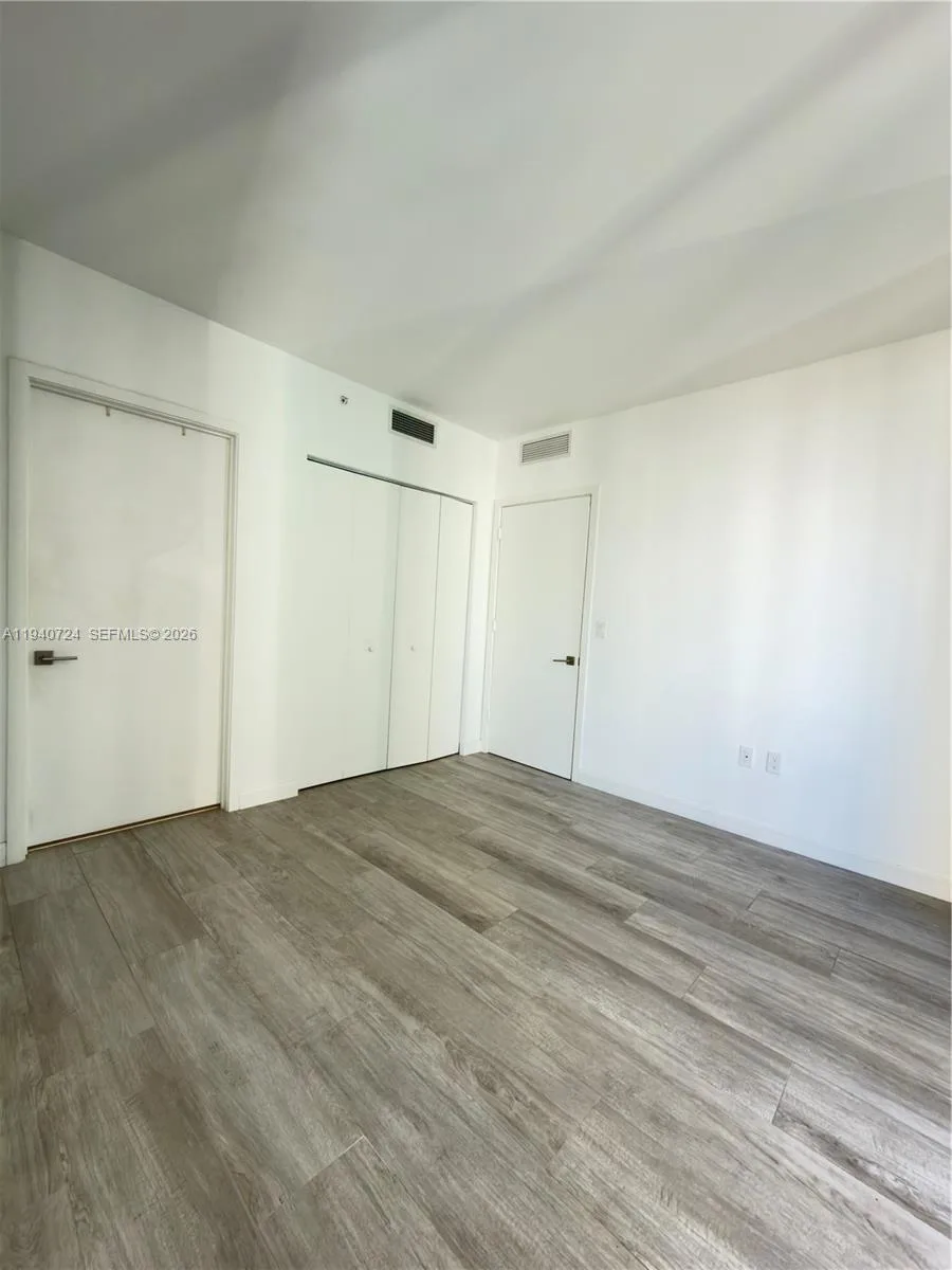 55 SW 9th St # 2007, Miami, FL 33130 photo 9