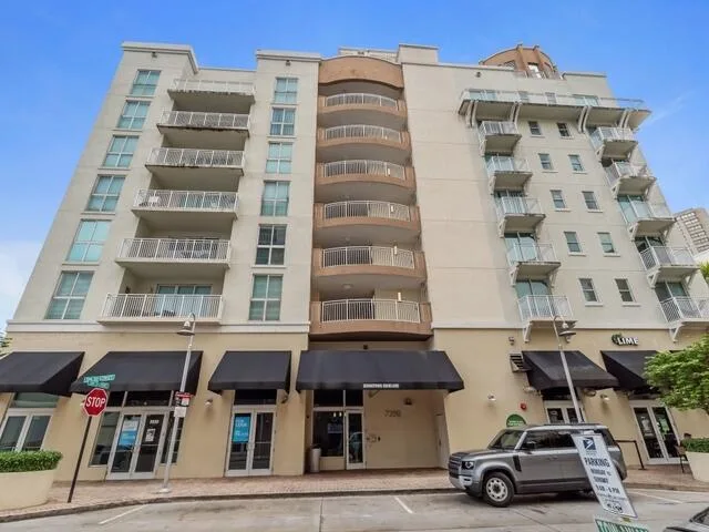 7280 SW 90th Street # E201, Miami, FL 33156