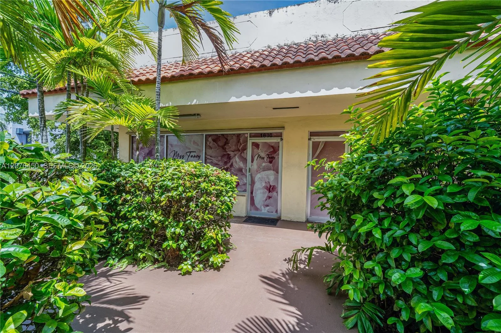 1600 W 38th Pl, Hialeah, FL 33012 photo 2