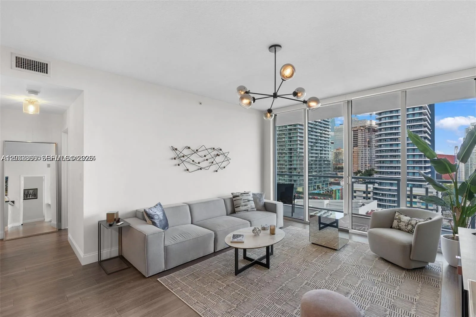 79 SW 12th St # 2204-S, Miami, FL 33130 photo 3