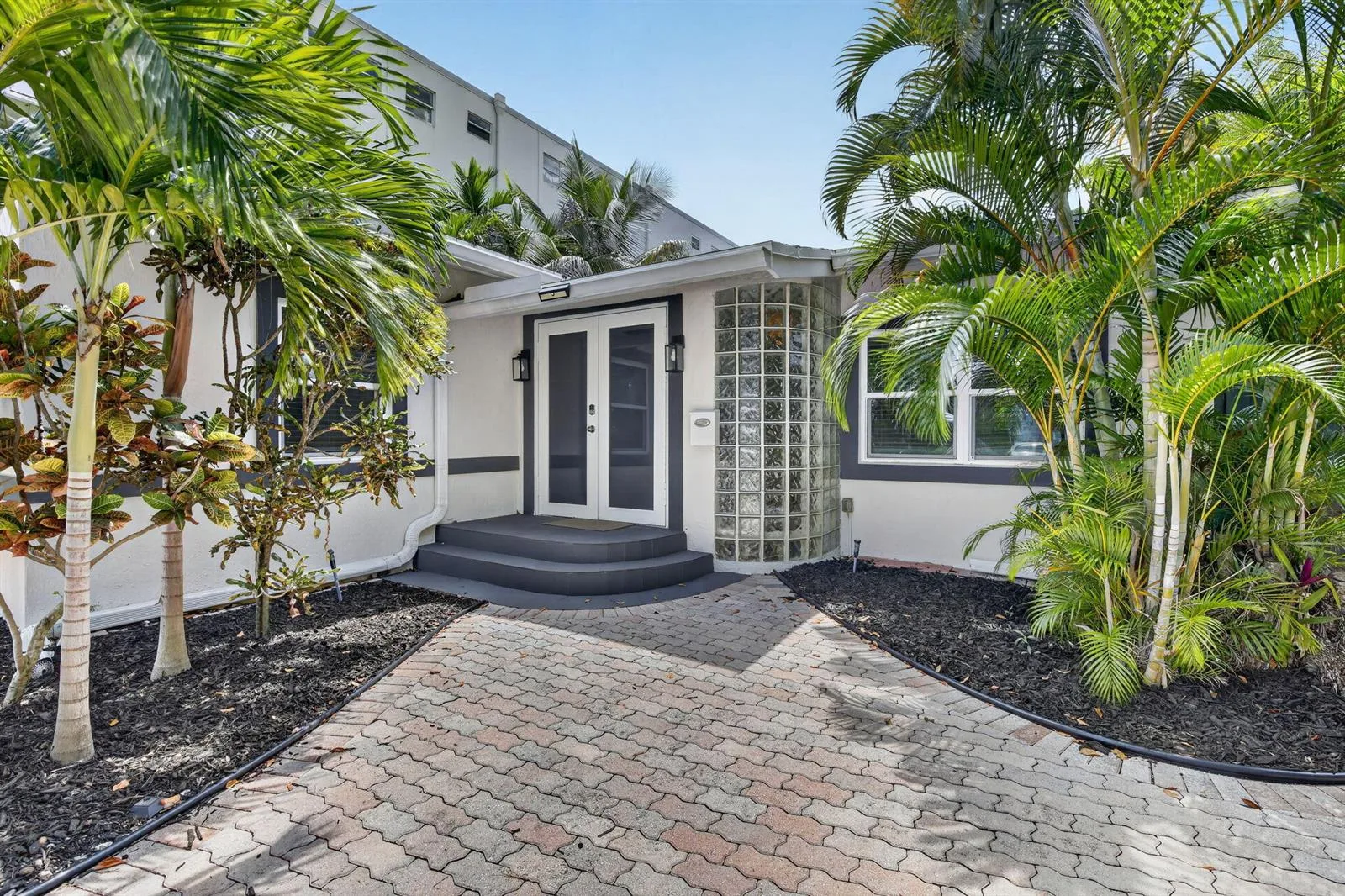 615 NE 13TH Avenue, Fort Lauderdale, FL 33304 photo 2